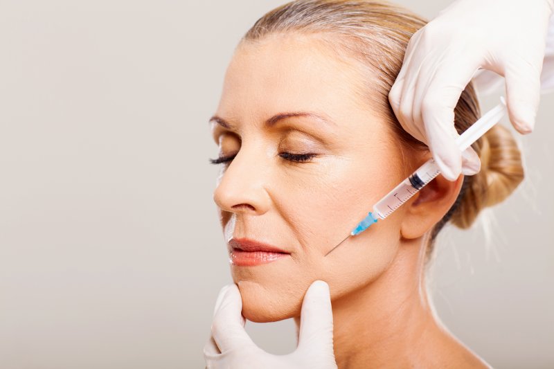 woman receiving BOTOX